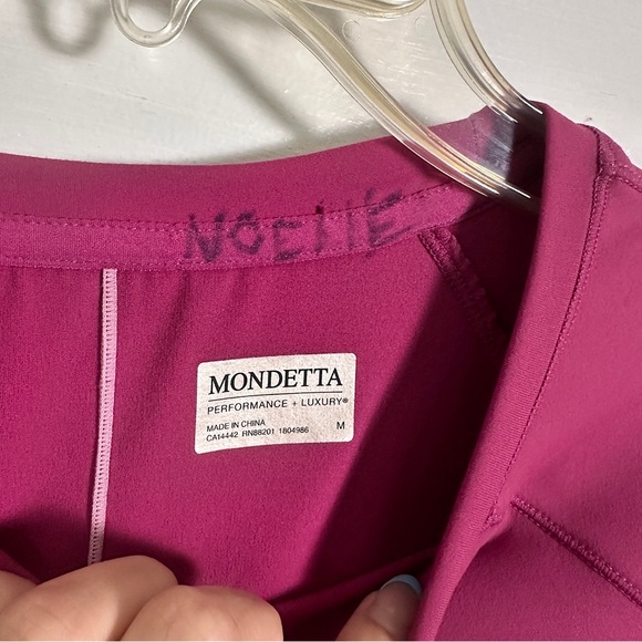 3/$20💥 Mondetta Womens Long Sleeve Active Tee M Performance Luxury Moisture Wick - Picture 12 of 17